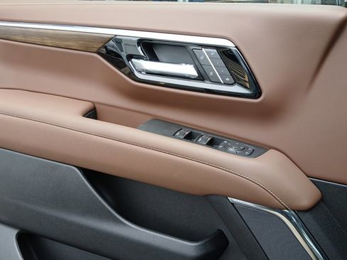 New 2026 Chevrolet Suburban High Country AWD/4WD image 19