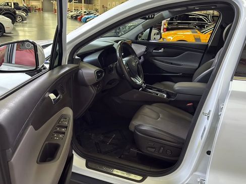 Used 2020 Hyundai Santa Fe Limited image 11