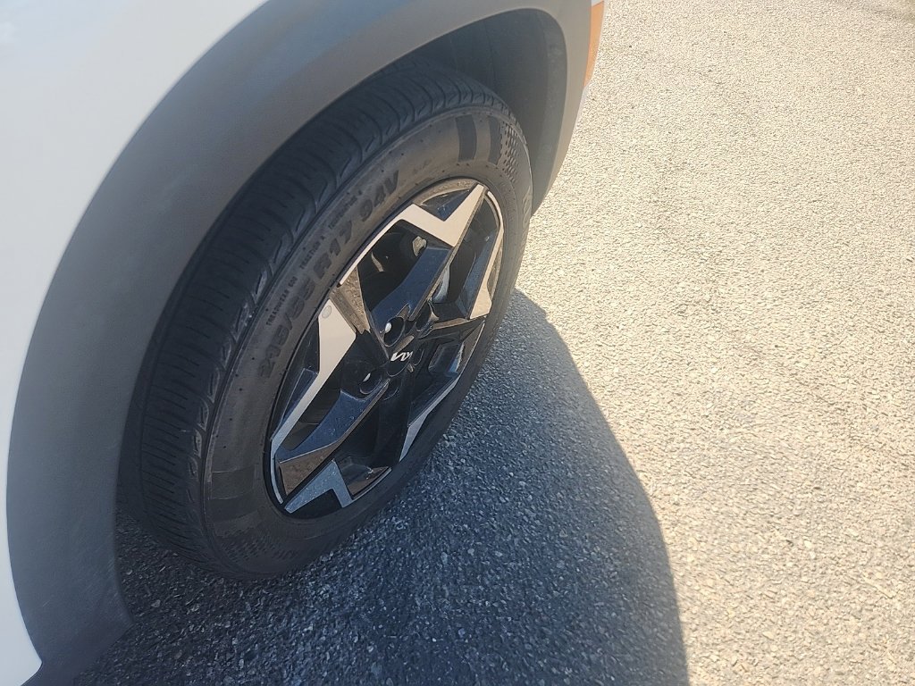 Certified 2024 Kia Seltos EX FWD image 14