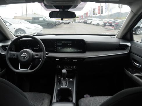 Certified 2025 Nissan Kicks SV FWD image 25