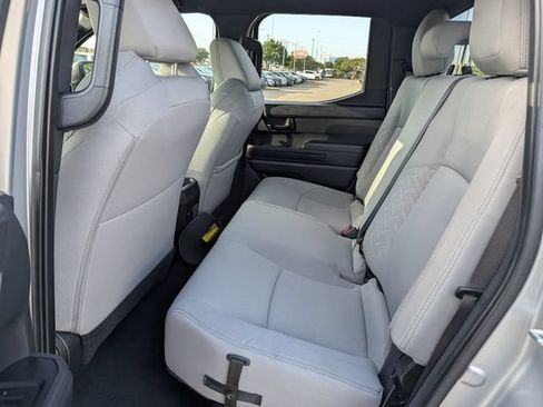 Used 2024 Toyota Tacoma SR5 AWD/4WD image 27