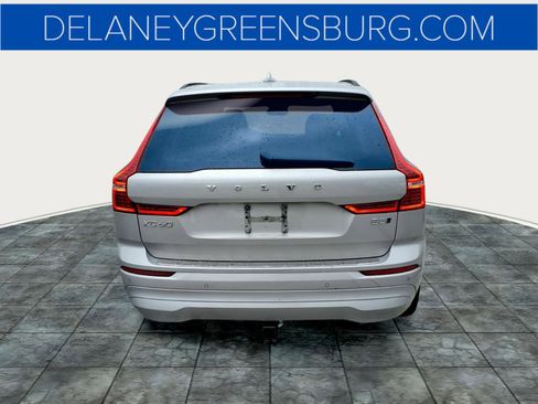 Used 2022 Volvo XC60 B5 Momentum w/ Advanced Package image 4