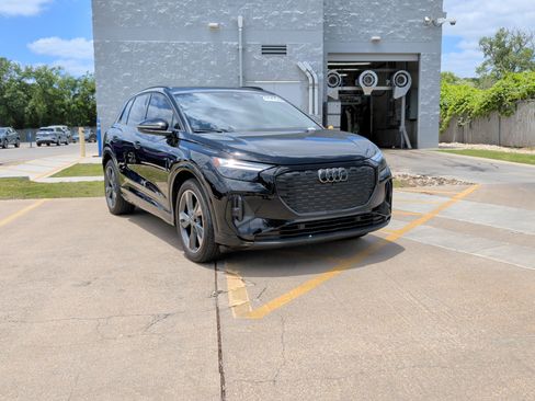 Certified 2024 Audi Q4 e-tron Premium Plus w/ Premium Plus AWD/4WD image 2
