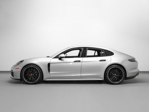 Certified 2023 Porsche Panamera 4 Platinum Edition AWD/4WD image 2