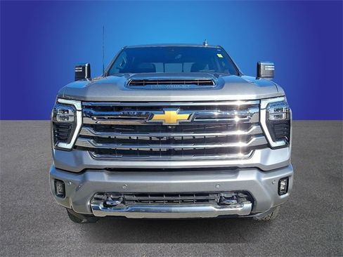 Used 2024 Chevrolet Silverado 2500 High Country w/ High Country Premium Package image 2