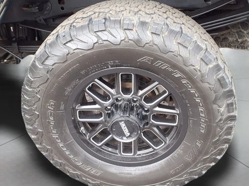 Used 2018 Ford F350 XLT w/ XLT Premium Package AWD/4WD image 8