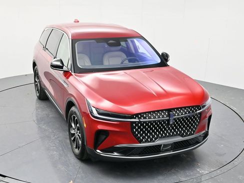 Used 2025 Lincoln Nautilus Premier image 39