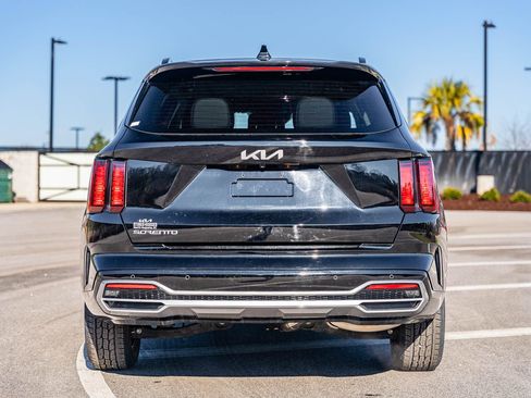 Used 2023 Kia Sorento S w/ Panoramic Sunroof Package image 6