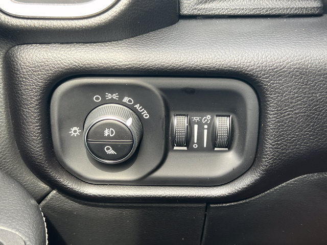 Used 2026 RAM 2500 Laramie AWD/4WD image 21