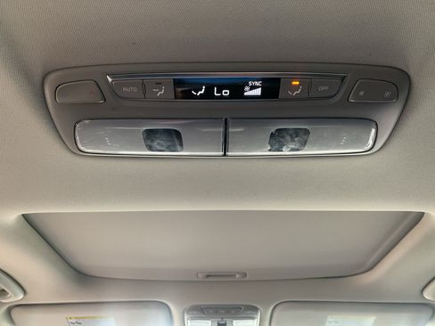 Used 2021 Kia Telluride EX w/ EX Premium Package FWD image 16
