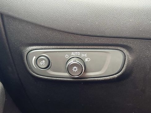 Used 2019 Chevrolet Equinox LT FWD image 27