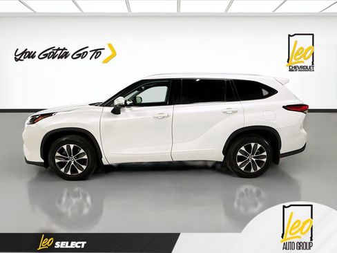 Used 2022 Toyota Highlander XLE image 8