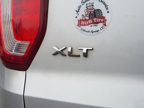 Used 2016 Ford Explorer XLT image 26