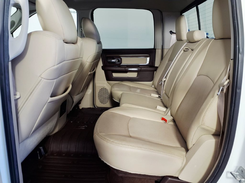 Used 2014 RAM 1500 Laramie w/ Convenience Group AWD/4WD image 9