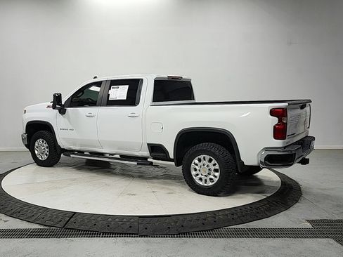 Used 2024 Chevrolet Silverado 2500 LT AWD/4WD image 5