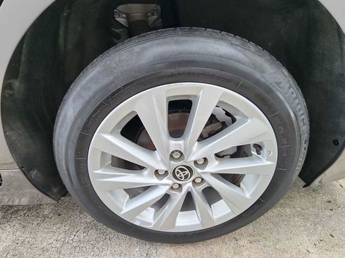 Used 2023 Toyota Camry LE image 10