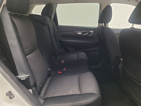 Used 2020 Nissan Rogue SV FWD image 19