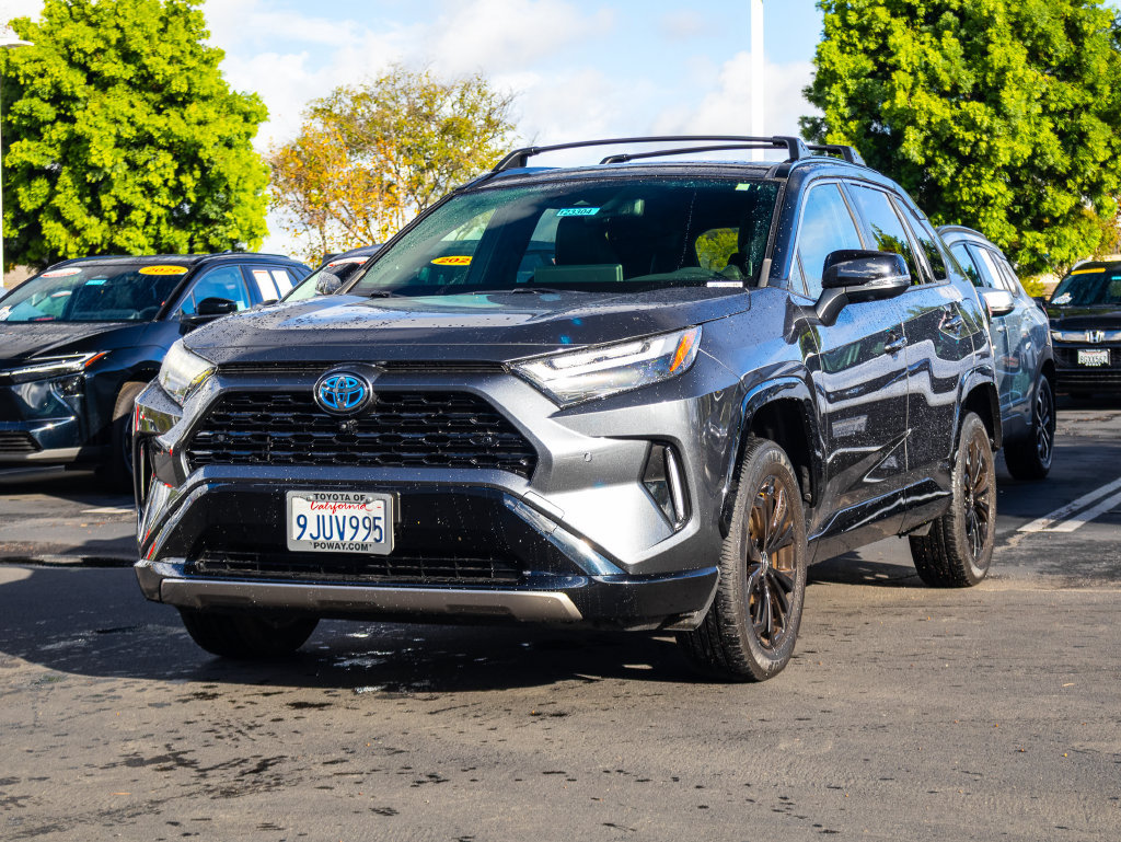 Used 2023 Toyota RAV4 XSE AWD/4WD image 4