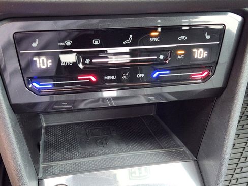 Used 2024 Volkswagen Tiguan SE R-Line image 16