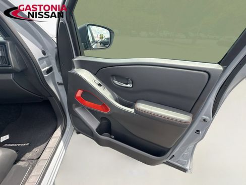 Used 2025 Nissan Frontier Pro-X w/ Pro Convenience Package RWD image 41