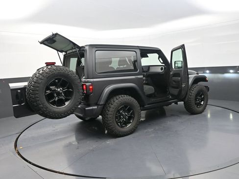 Used 2025 Jeep Wrangler Sport image 38