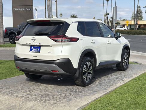 Used 2023 Nissan Rogue SV image 6
