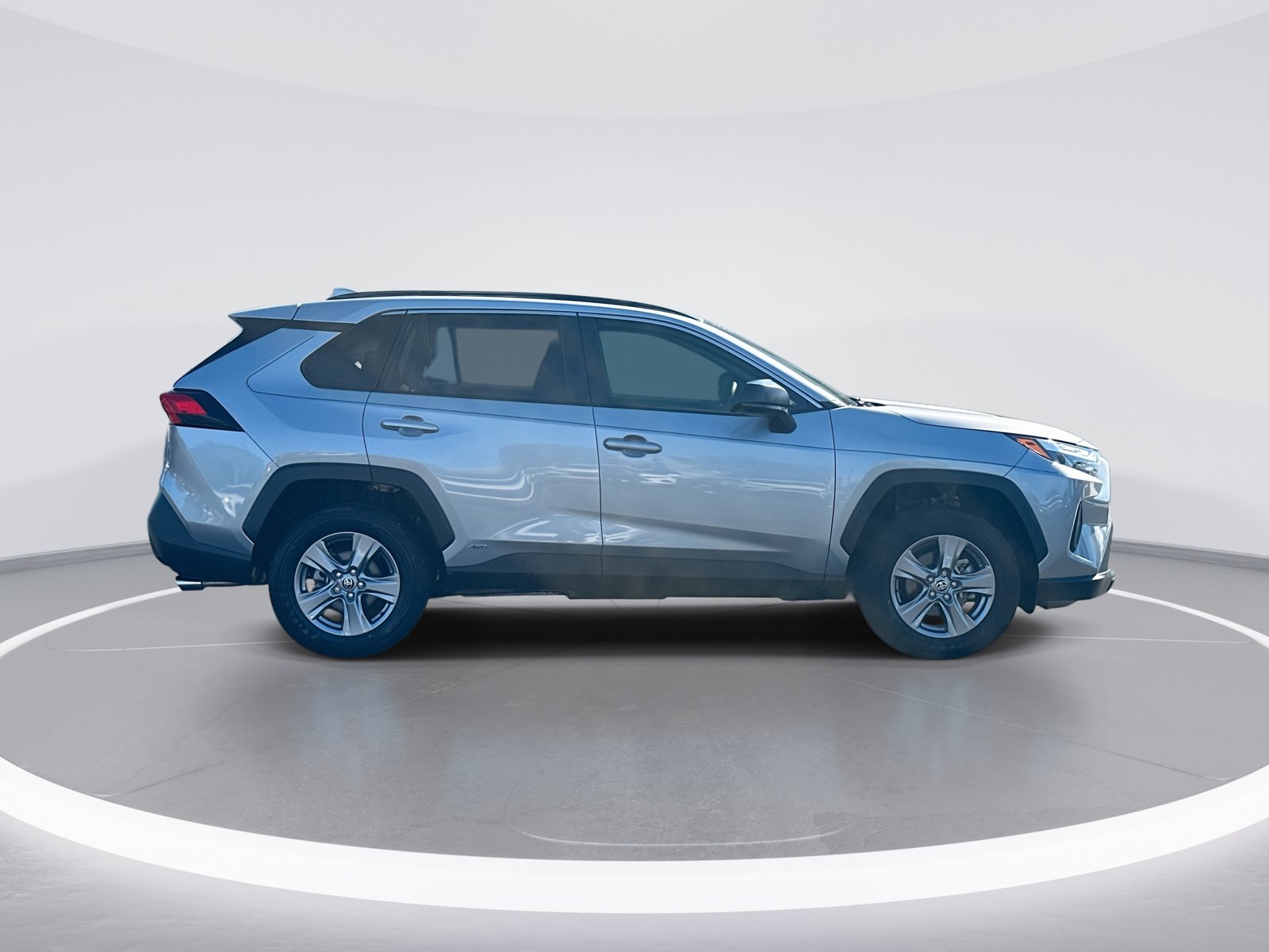 Used 2025 Toyota RAV4 LE AWD/4WD image 10