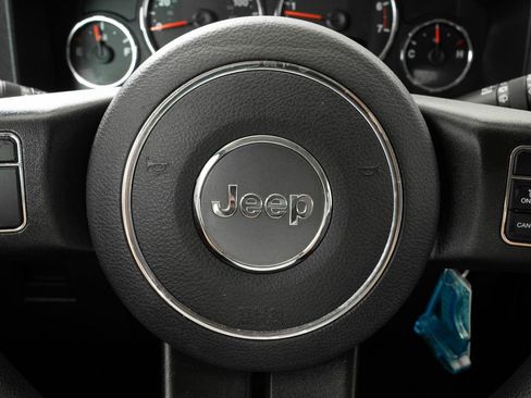 Used 2012 Jeep Liberty Sport image 27