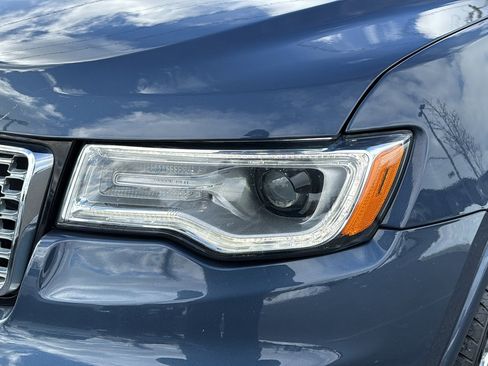 Used 2019 Jeep Grand Cherokee Overland image 9