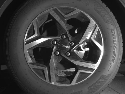 Used 2025 Kia Sportage LX image 14