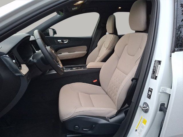 Used 2026 Volvo XC60 B5 Plus AWD/4WD image 9