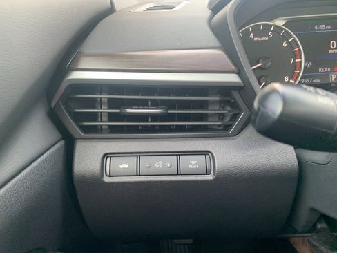 Used 2024 Nissan Altima 2.5 SV image 19