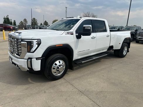 Certified 2025 GMC Sierra 3500 Denali w/ Denali Reserve Package AWD/4WD image 30
