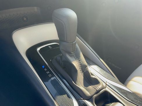 Used 2020 Toyota Corolla LE FWD image 20
