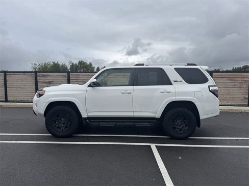 Used 2018 Toyota 4Runner TRD Pro image 2