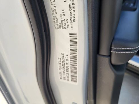 New 2025 Jeep Grand Cherokee L Laredo image 21