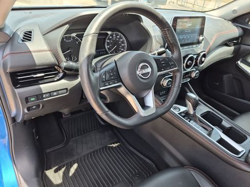 Used 2025 Nissan Sentra SR w/ SR Premium Package FWD image 22