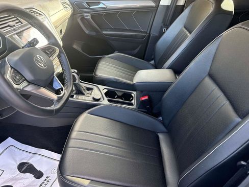 Used 2023 Volkswagen Tiguan SE w/ Panoramic Sunroof Package AWD/4WD image 21
