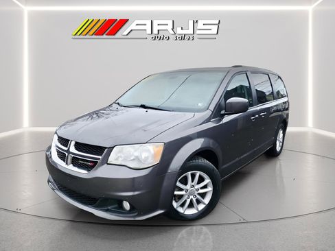 Used 2018 Dodge Grand Caravan SXT image 1