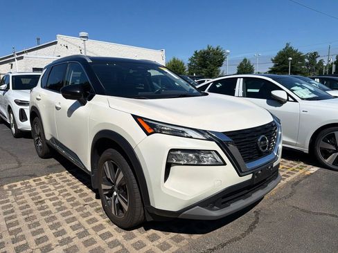 Used 2021 Nissan Rogue SL AWD/4WD image 3
