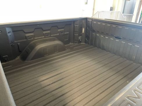 Used 2024 GMC Sierra 1500 AT4 w/ Technology Package AWD/4WD image 19