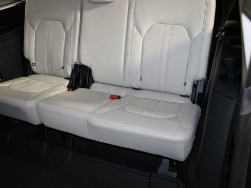 Certified 2020 Ford Expedition Platinum image 11