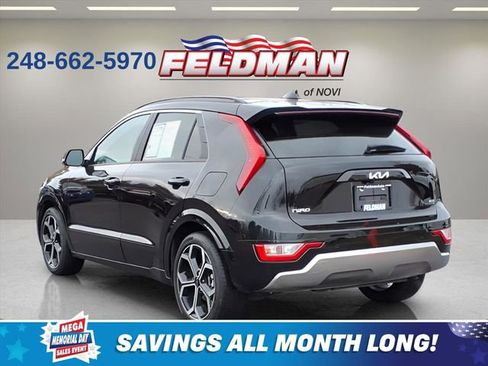 Used 2024 Kia Niro EX Touring FWD image 3