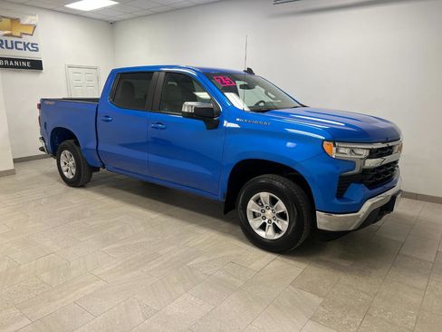 Used 2025 Chevrolet Silverado 1500 LT image 3