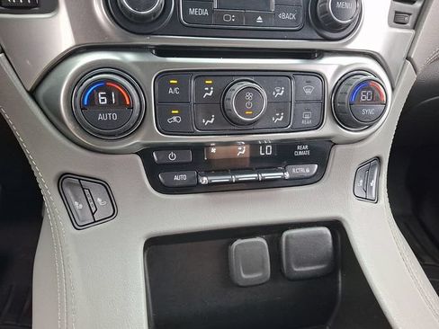 Used 2018 Chevrolet Tahoe LT w/ Luxury Package AWD/4WD image 16