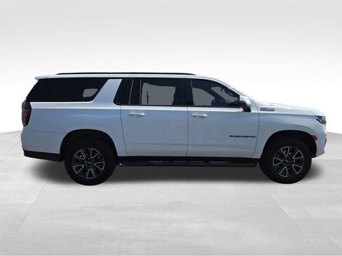 Used 2022 Chevrolet Suburban Z71 w/ Off-Road Capability Package AWD/4WD image 14