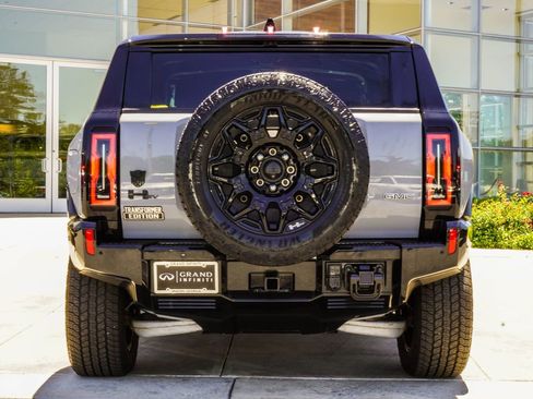 Used 2025 GMC Hummer EV 2X w/ LPO, Cargo Utility Package AWD/4WD image 12
