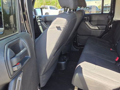 Used 2018 Jeep Wrangler Unlimited Sport S image 11