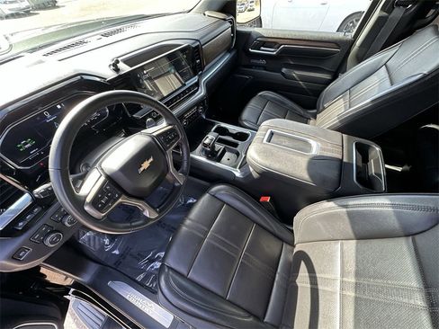 Used 2022 Chevrolet Silverado 1500 High Country w/ Technology Package image 22