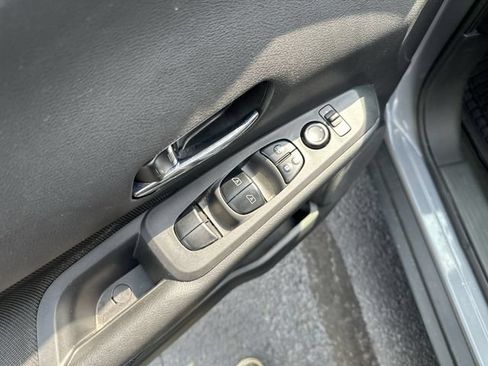 Used 2023 Nissan Kicks SV FWD image 17